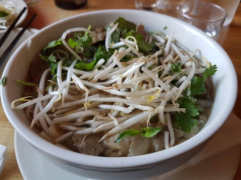 Pho Long Restaurant - South City | restaurant | 2245 S Grand Blvd, St. Louis, MO 63104, USA | 3148334333 OR +1 314-833-4333