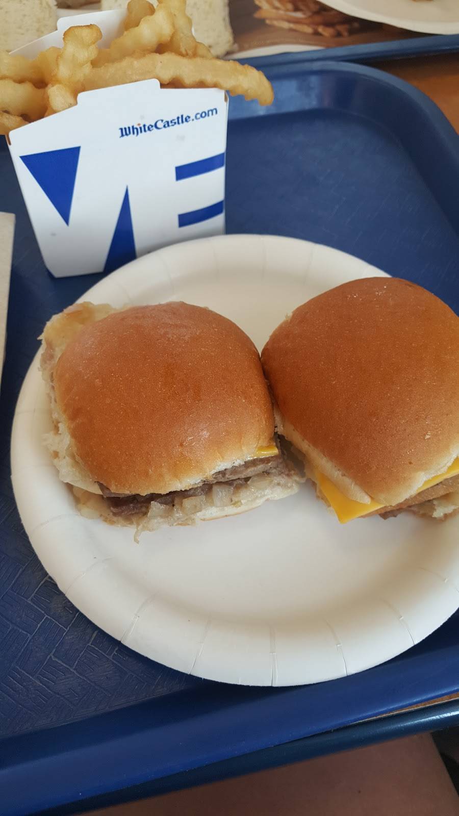 White Castle | restaurant | 8801 W Market Square Dr, Daleville, IN 47334, USA | 7653781179 OR +1 765-378-1179