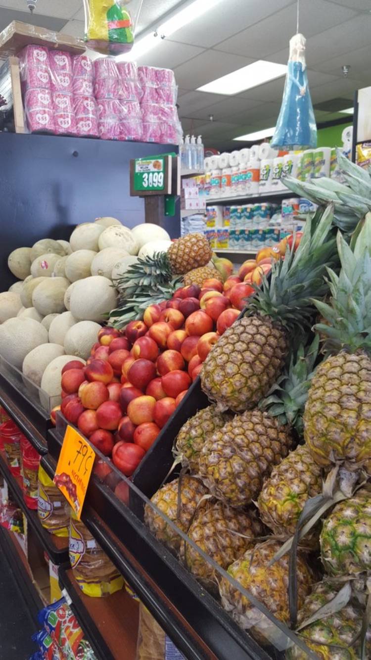 la bodega farmers meat market | restaurant | 2111 Pickwick Dr, Camarillo, CA 93010, USA | 8053840716 OR +1 805-384-0716