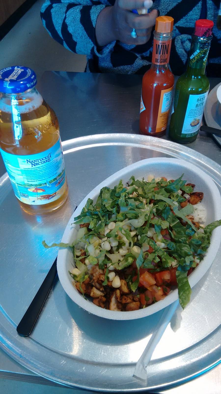 Chipotle Mexican Grill | restaurant | 2034 Green Acres Mall, Valley Stream, NY 11581, USA | 5165370001 OR +1 516-537-0001