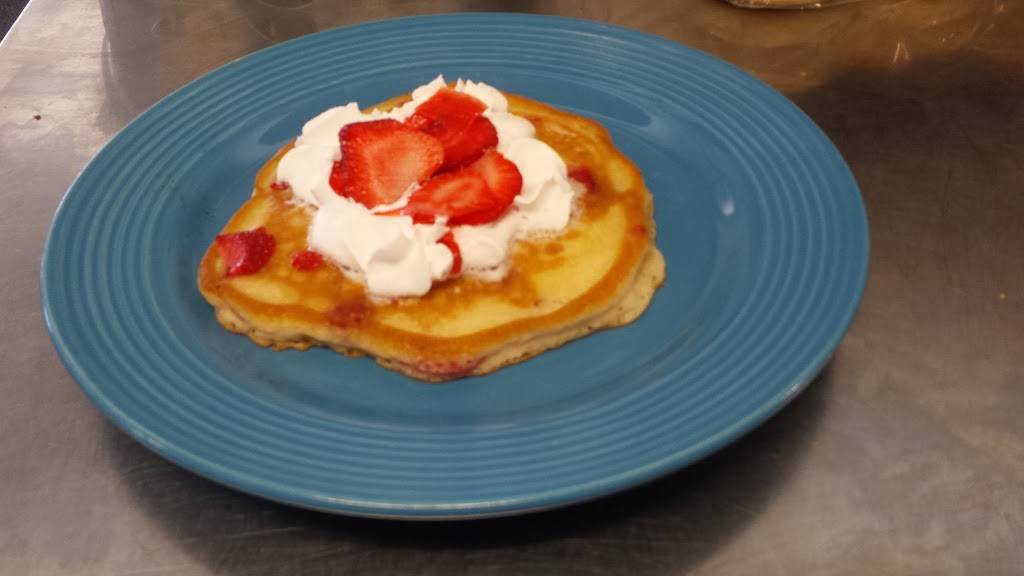 The Fly Inn | restaurant | 9596 626 10th St, Plainwell, MI 49080, USA | 2696851554 OR +1 269-685-1554