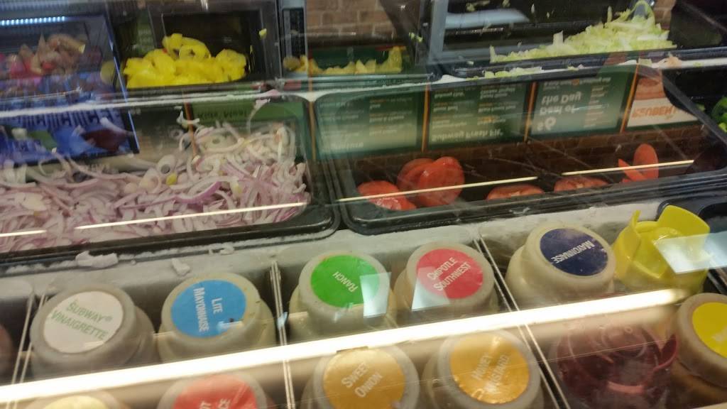 Subway | restaurant | 800 Commons Drive [P], Oxford, PA 19363, USA | 6109981860 OR +1 610-998-1860