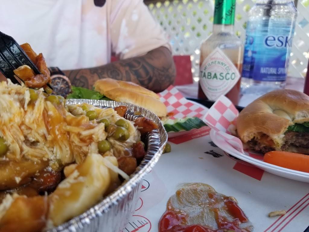 Cantine La Patate à Patou | restaurant | 170 2 Rang, Saint-Louis-de-Blandford, Quebec, QC G0Z 1B0, Canada | 8195520124 OR +1 819-552-0124