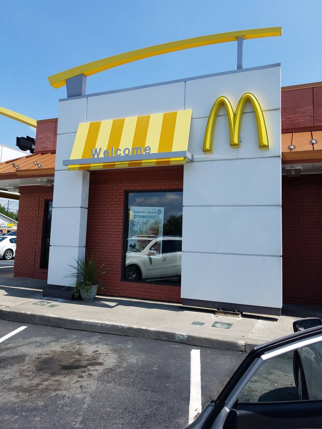 McDonalds | cafe | 1698 US-209, Brodheadsville, PA 18322, USA | 5709925337 OR +1 570-992-5337