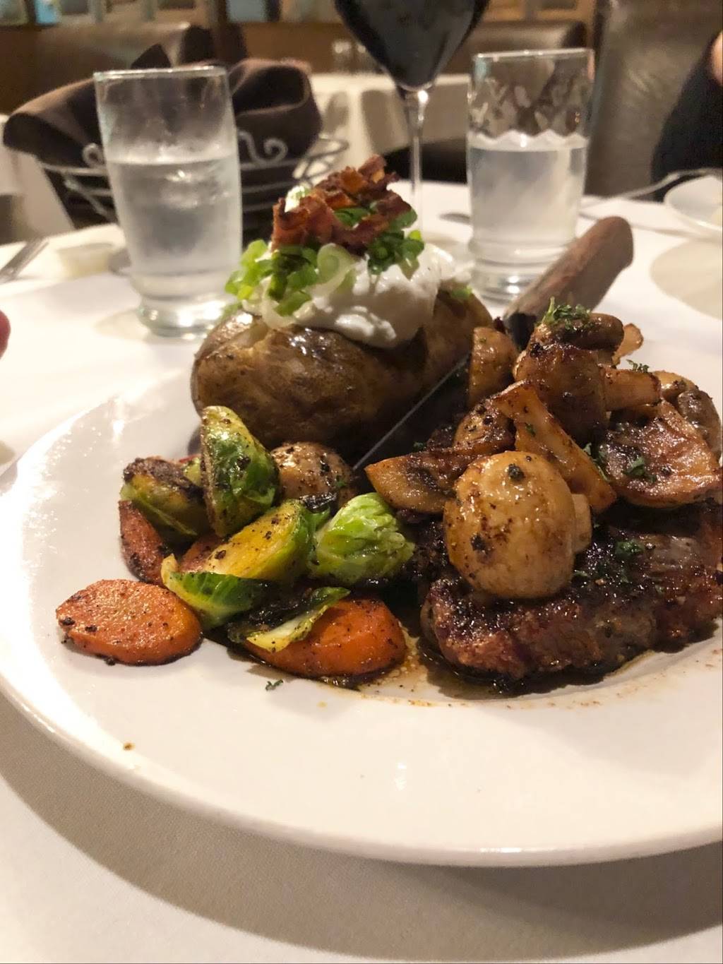 Joes Steak House and Grill | restaurant | 831 Van Ness Ave, Fresno, CA 93721, USA | 5594863536 OR +1 559-486-3536