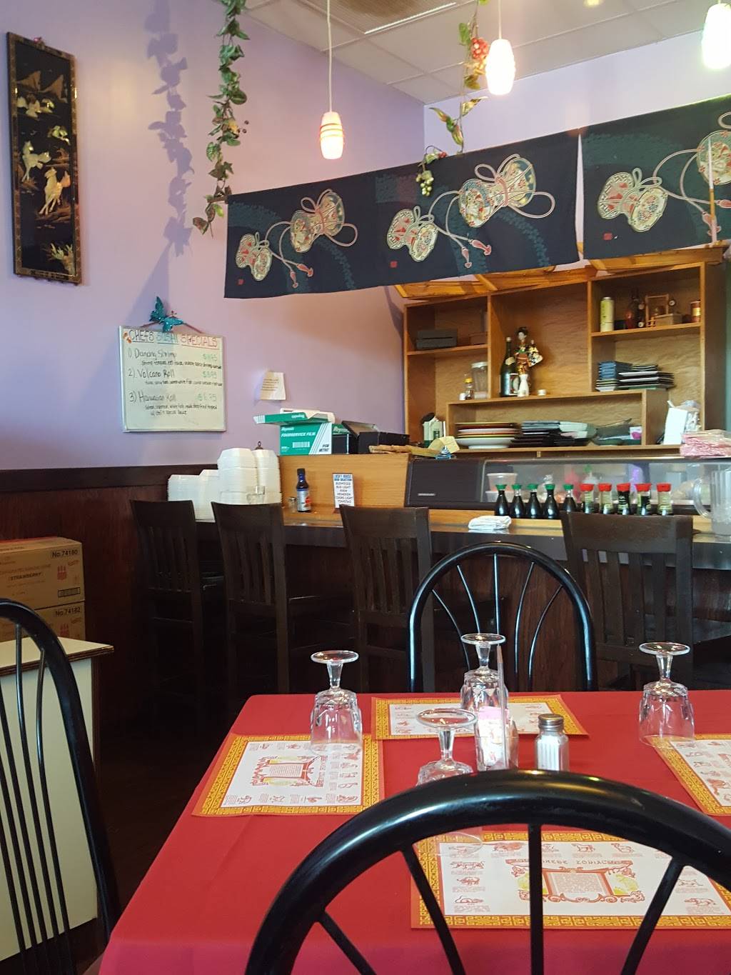 Lucky House | restaurant | 42 Town St, Norwich, CT 06360, USA | 8608591888 OR +1 860-859-1888