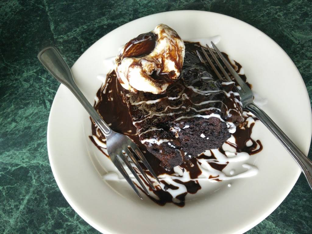 Boathouse Restaurant | restaurant | 1066, 700 Park Ave, Winona Lake, IN 46590, USA | 5742682179 OR +1 574-268-2179