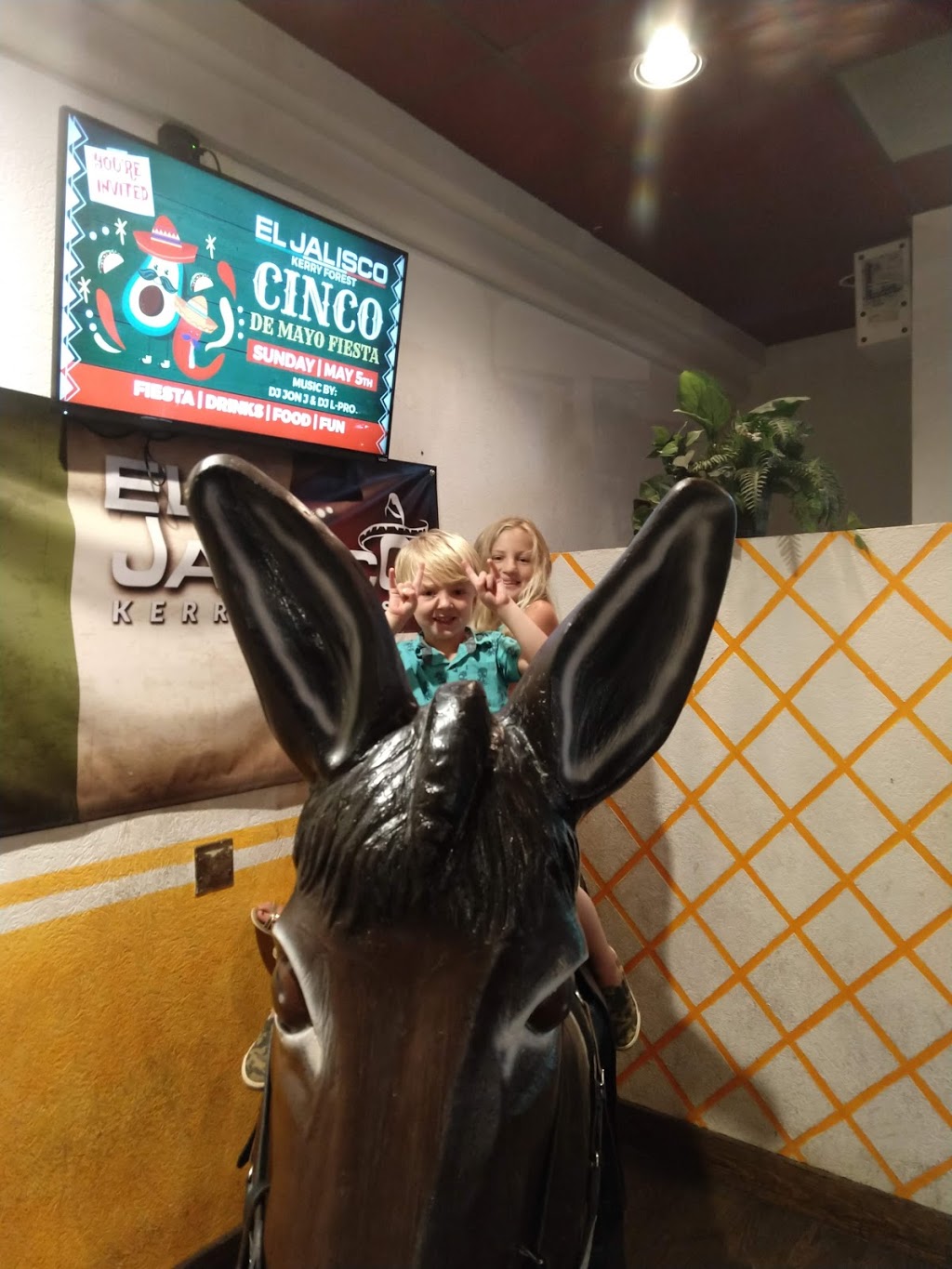 El Jalisco Kerry Forest | restaurant | 2915 Kerry Forest Pkwy STE 301, Tallahassee, FL 32309, USA | 8506681002 OR +1 850-668-1002