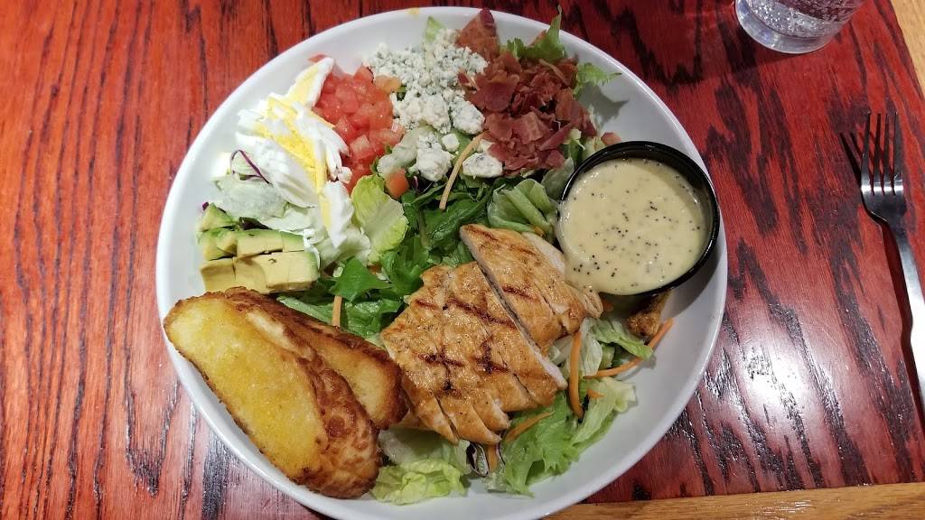 Red Robin Gourmet Burgers and Brews | restaurant | 5631 W Loop 1604 N, San Antonio, TX 78253, USA | 2105098200 OR +1 210-509-8200