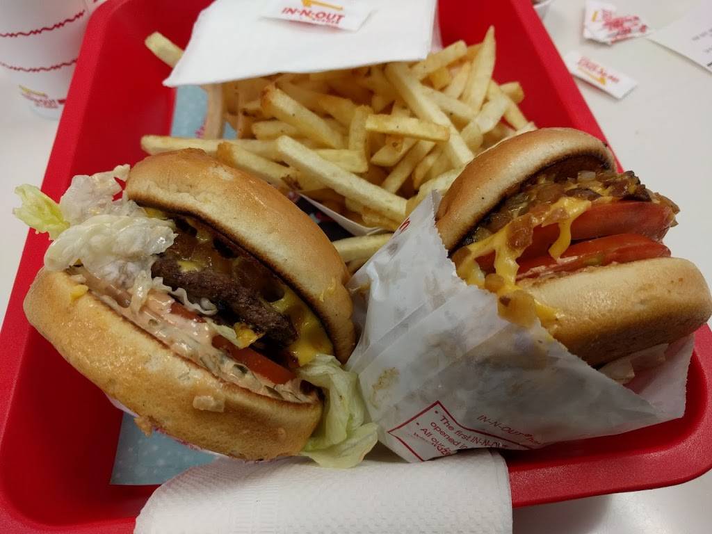 In-N-Out Burger | restaurant | 1364 Holiday Ln, Fairfield, CA 94534, USA | 8007861000 OR +1 800-786-1000