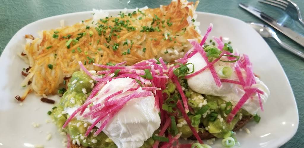 Café At The Plaza | cafe | 1007 N Cass St, Milwaukee, WI 53202, USA | 4142762101 OR +1 414-276-2101