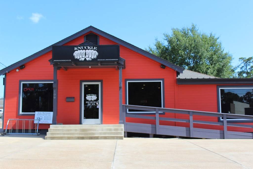 KnuckleSandwich | restaurant | 109 E College St, Nacogdoches, TX 75965, USA | 9362053018 OR +1 936-205-3018