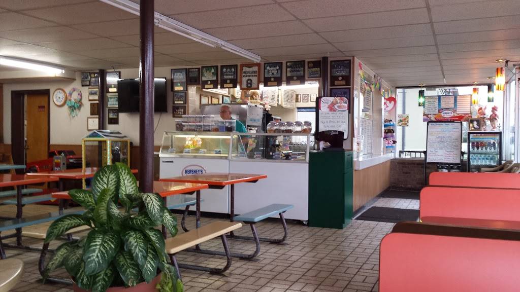 The Highland Queen Drive-In | restaurant | 1511 W 55th St, La Grange, IL 60525, USA | 7082461846 OR +1 708-246-1846