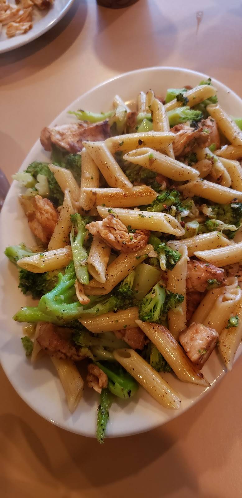 Sergios Pizza Restaurant | restaurant | 985 E Main St, Stamford, CT 06902, USA | 2039674200 OR +1 203-967-4200