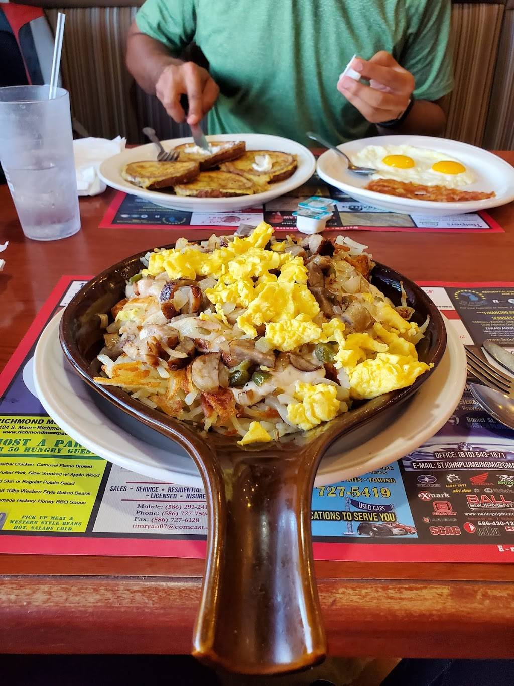 Kens Country Kitchen | restaurant | 69232 Main St, Richmond, MI 48062, USA | 5867274747 OR +1 586-727-4747