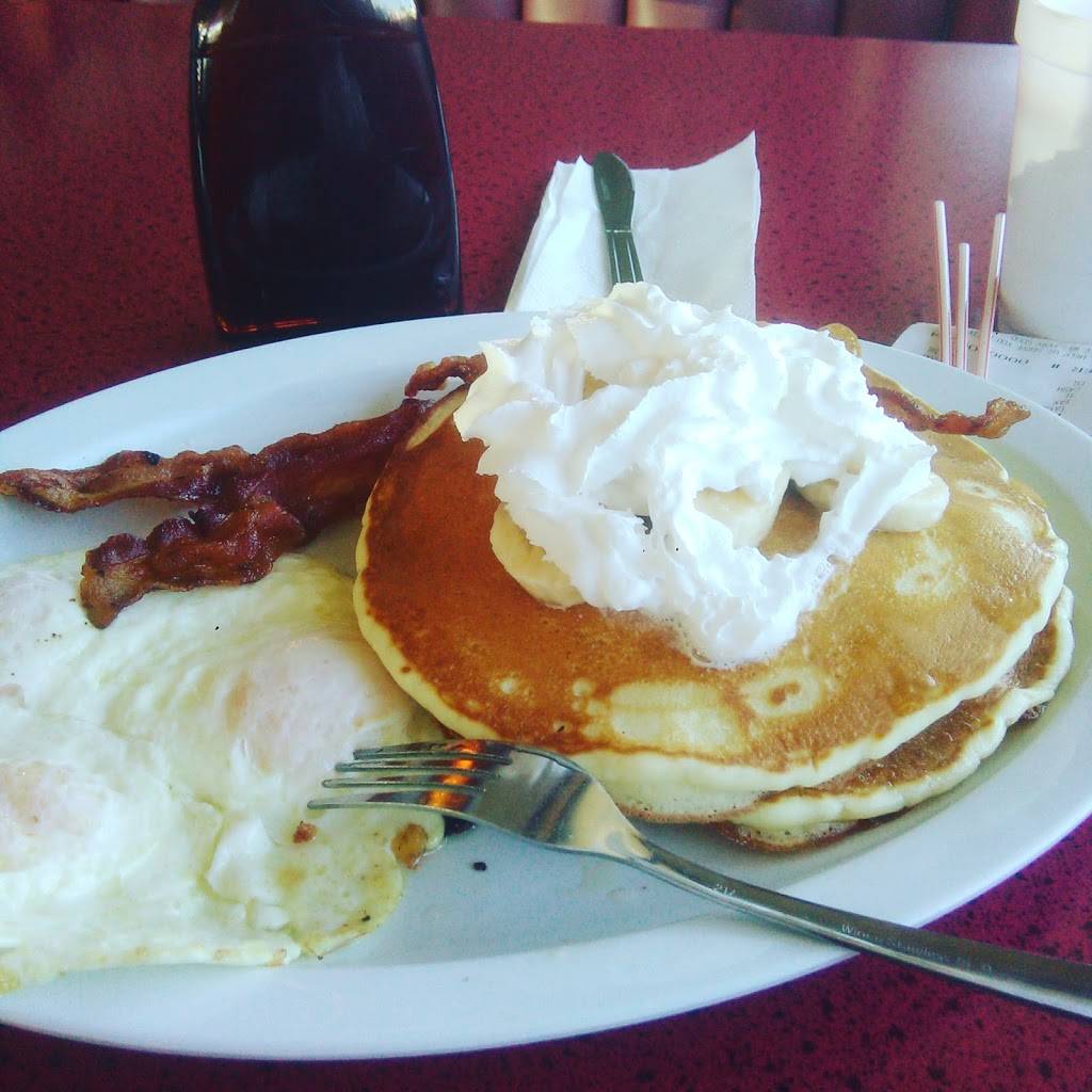 Chris Hamburgers | restaurant | 3950 Slauson Ave, Maywood, CA 90270, USA | 3235881607 OR +1 323-588-1607