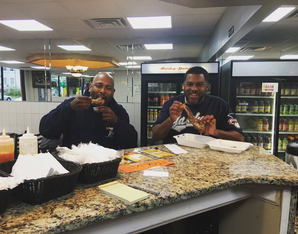 CHI CHIS BBQ & CATERING | restaurant | 570 21st Ave, Paterson, NJ 07513, USA | 9738810412 OR +1 973-881-0412