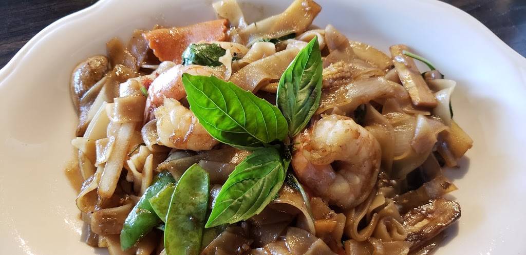 Queen Bees Thai Kitchen | restaurant | 3781 S Nova Rd p, Port Orange, FL 32129, USA | 3862369919 OR +1 386-236-9919