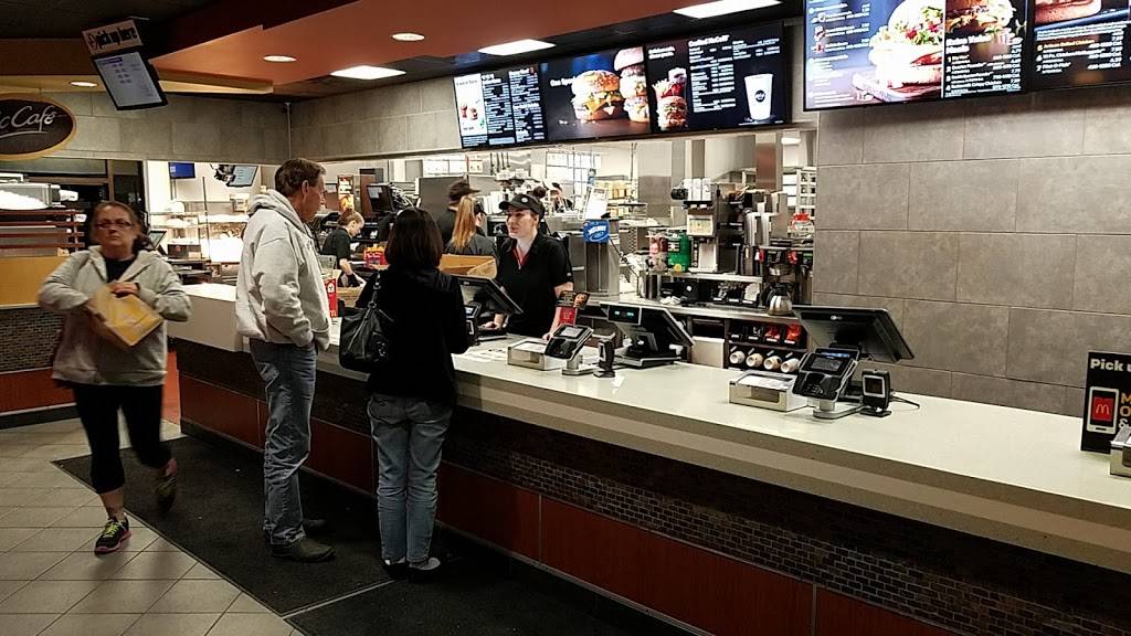 McDonalds | cafe | 600 McEvoy St, Mauston, WI 53948, USA | 6088476166 OR +1 608-847-6166