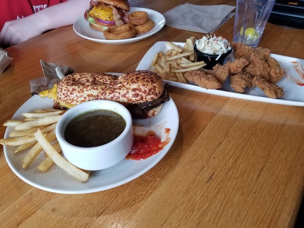 Applebees Grill + Bar | restaurant | 721 Diers Ave, Grand Island, NE 68803, USA | 3083985100 OR +1 308-398-5100