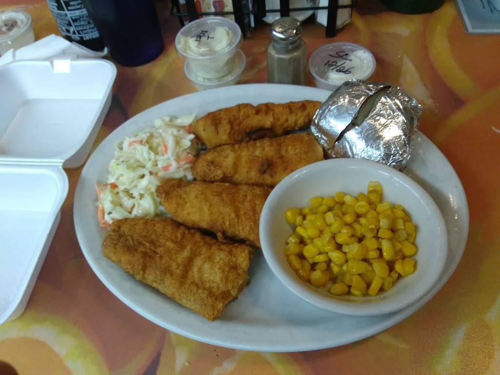 Dairy Deans Family Restaurant | restaurant | 824 4th St, Algoma, WI 54201, USA | 9204875668 OR +1 920-487-5668