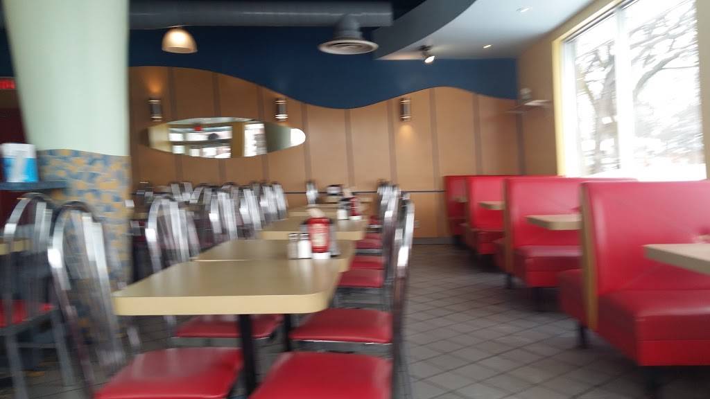 Bellepros | restaurant | 7737 Rue Hochelaga, Montréal, QC H1L 2K6, Canada | 5143517335 OR +1 514-351-7335