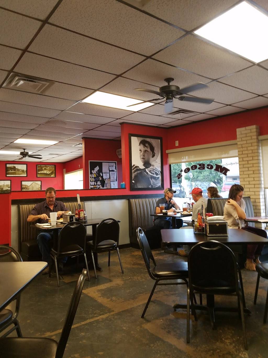 Mc Gees Cafe | restaurant | 140 W Main St, Stratford, OK 74872, USA | 5807592096 OR +1 580-759-2096