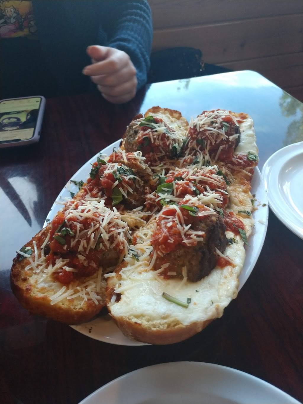 Lorenzos Pizza and More | restaurant | 7729 Center Blvd SE, Snoqualmie, WA 98065, USA | 4252929994 OR +1 425-292-9994