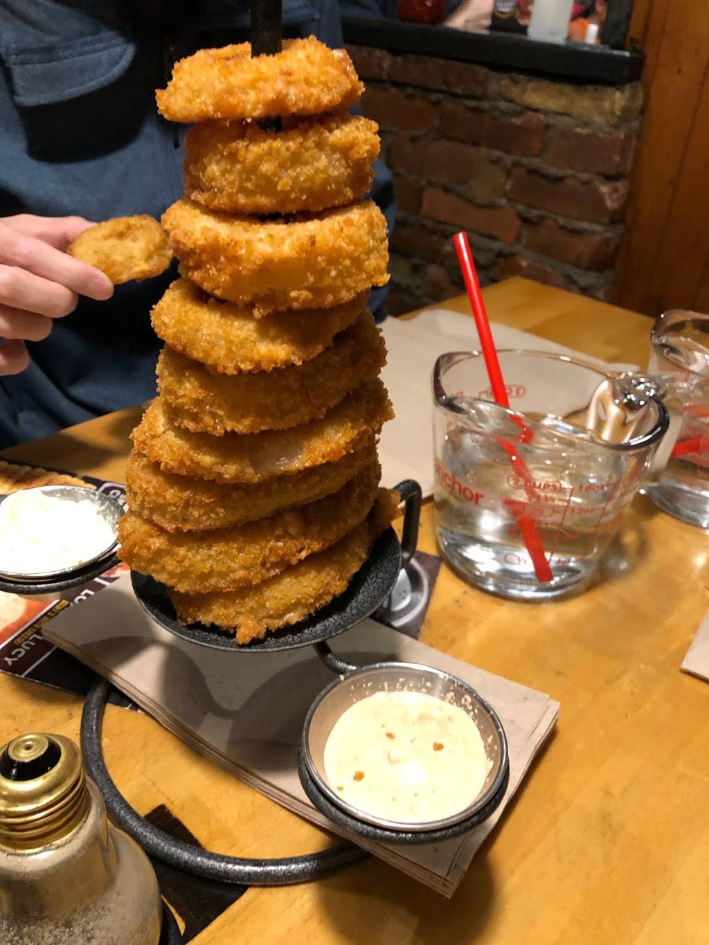 The Works Gourmet Burger Bistro | restaurant | 64 Stonehaven Dr, Kanata, ON K2M 2Y2, Canada | 6132710406 OR +1 613-271-0406