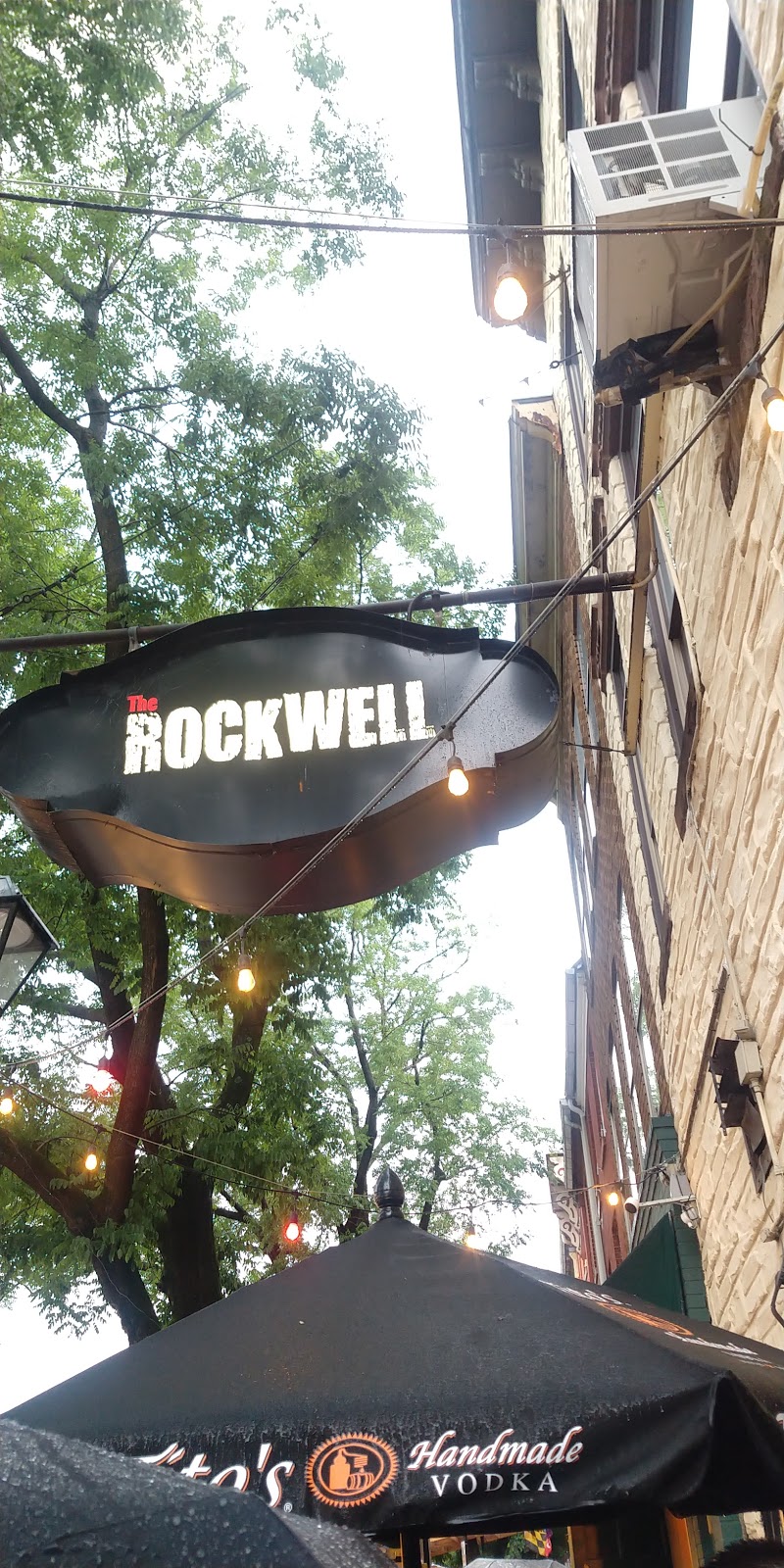 Friends and Family | restaurant | 1634 Aliceanna St, Baltimore, MD 21231, USA | 4436828243 OR +1 443-682-8243