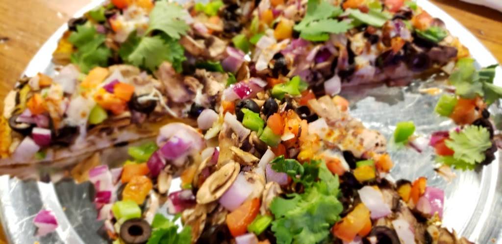 Tandoori Pizza | restaurant | 1920 W 11th St, Tracy, CA 95376, USA | 2098345560 OR +1 209-834-5560