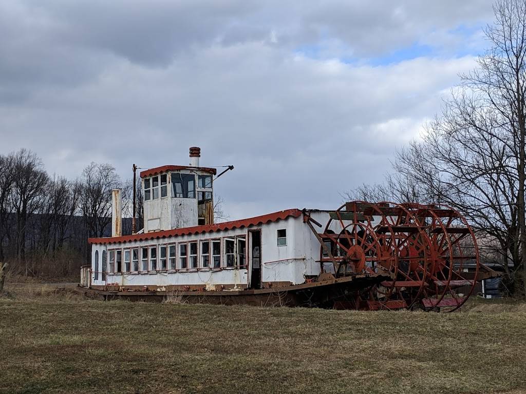 Riverboat Saloon | restaurant | 5860 Old U.S. 22, Bernville, PA 19506, USA | 6104887878 OR +1 610-488-7878