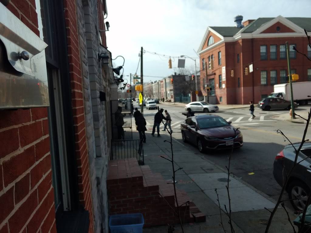 Chris Liquor & Grill | restaurant | 1273 Washington Blvd, Baltimore, MD 21230, USA | 4108372959 OR +1 410-837-2959