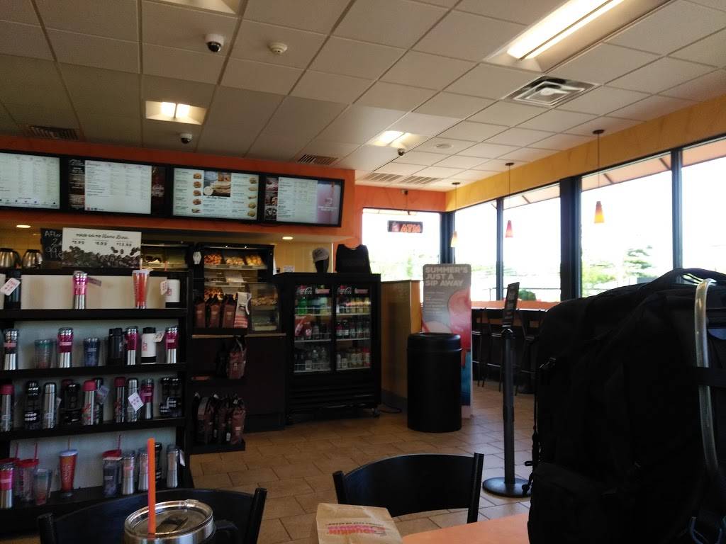 Dunkin | bakery | 320 Airport Rd, Fall River, MA 02720, USA | 5086756515 OR +1 508-675-6515