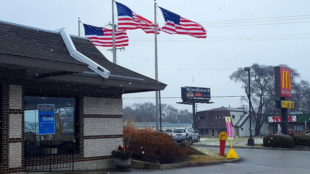 McDonalds | restaurant | 230 State Rte 31, Crystal Lake, IL 60014, USA | 8154552599 OR +1 815-455-2599