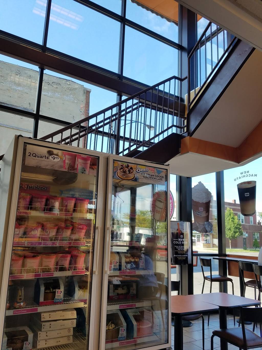 Dunkin Donuts | cafe | 2337 N Cicero Ave, Chicago, IL 60639, USA | 7732371300 OR +1 773-237-1300
