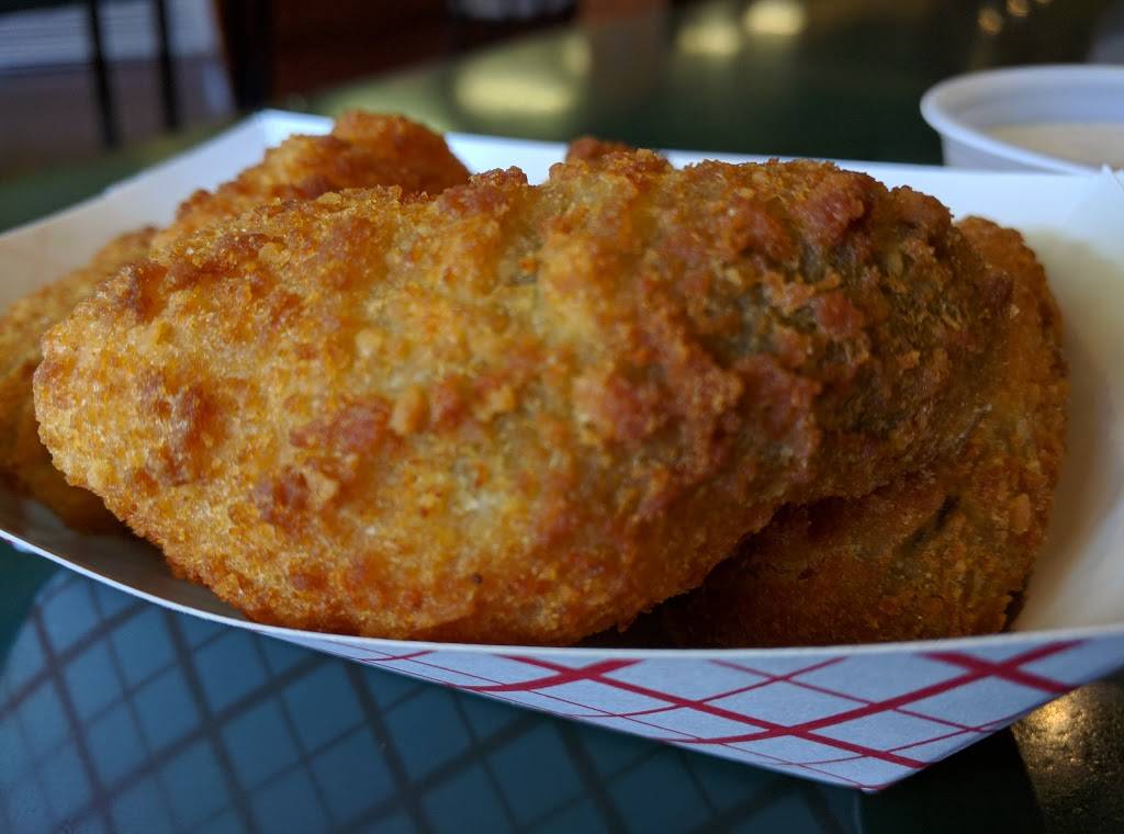 Youngs Restaurant & Ice Creamery | restaurant | 206 Meramec Station Rd, Valley Park, MO 63088, USA | 6362256677 OR +1 636-225-6677