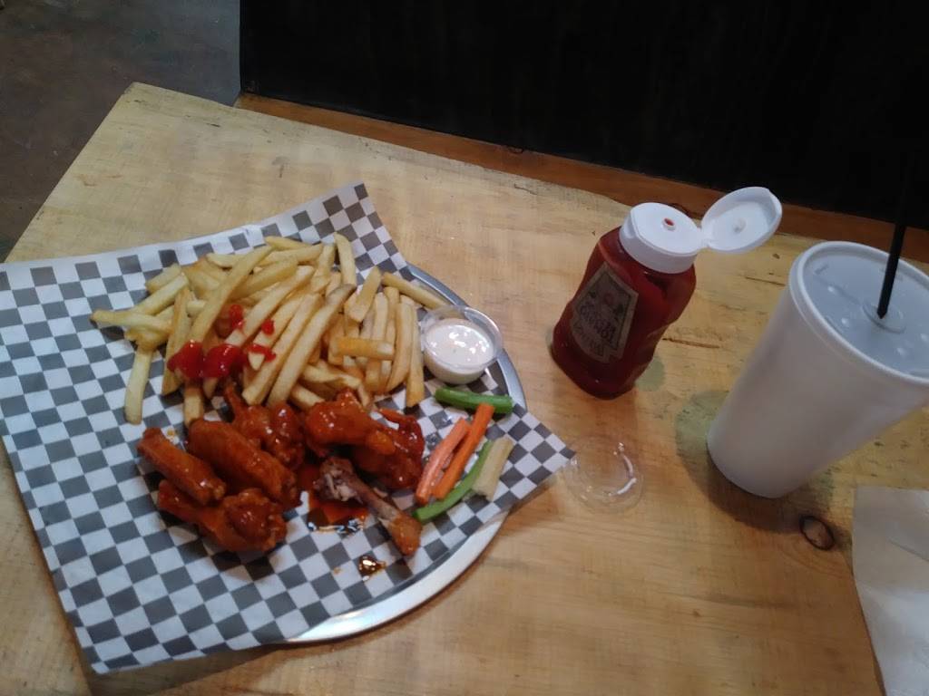 Happy Wings | restaurant | 8200 Stockdale Hwy Ste. K-4, Bakersfield, CA 93311, USA | 6612825223 OR +1 661-282-5223