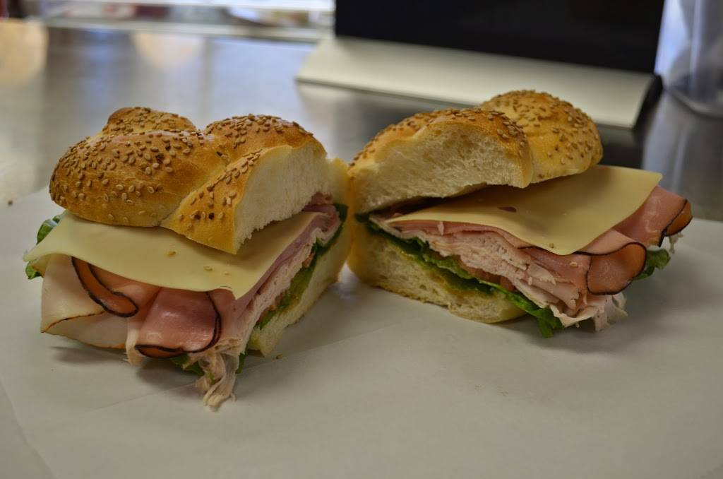 Lunch Box Deli | meal takeaway | 859 Boston Providence Hwy, Norwood, MA 02062, USA | 7817699500 OR +1 781-769-9500