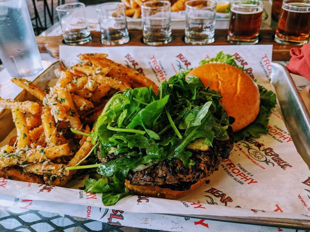Bear Republic Brewing Co | restaurant | 345 Healdsburg Ave, Healdsburg, CA 95448, USA | 7074332337 OR +1 707-433-2337