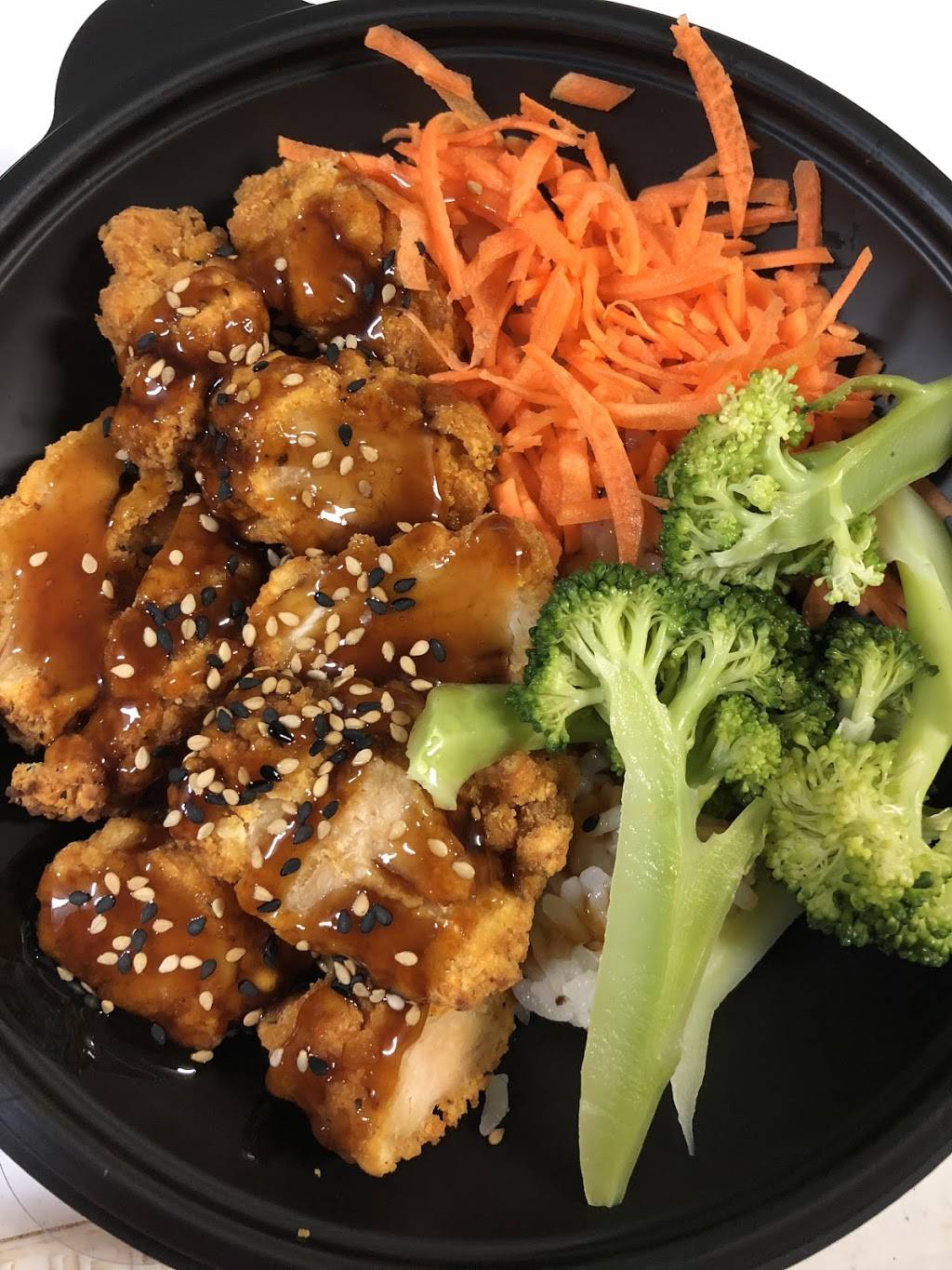 Splendid Sushi | restaurant | 26 Pleasant St, Concord, NH 03301, USA | 6037155346 OR +1 603-715-5346