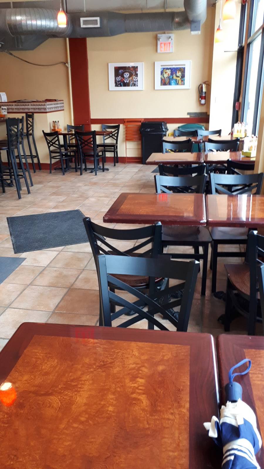 Holy Guacamole Fresh Mex | restaurant | 14 Duke St E, Kitchener, ON N2H 2L7, Canada | 2266473328 OR +1 226-647-3328