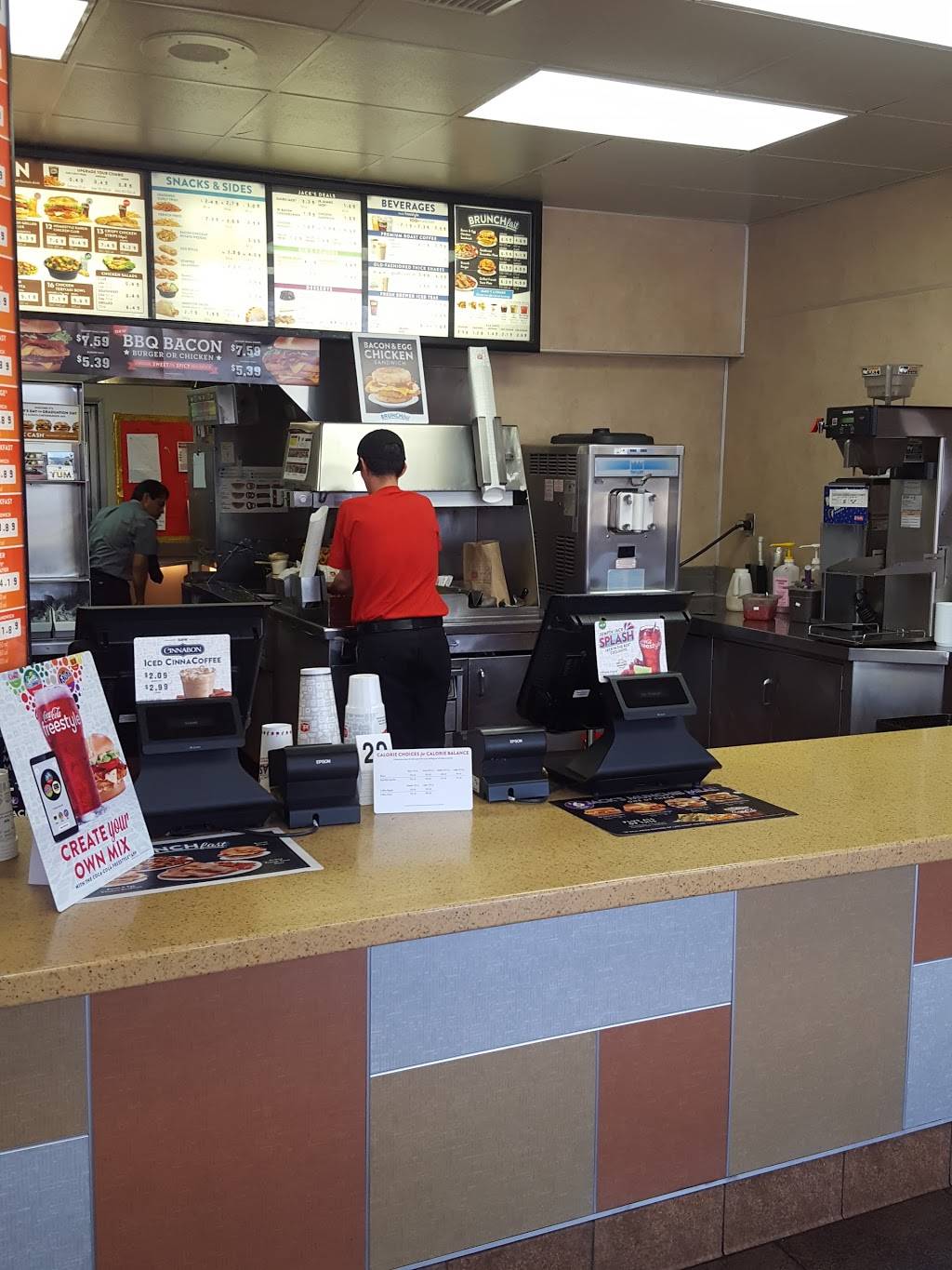 Jack in the Box | restaurant | 101 W Foothill Blvd, Pomona, CA 91767, USA | 9095960029 OR +1 909-596-0029
