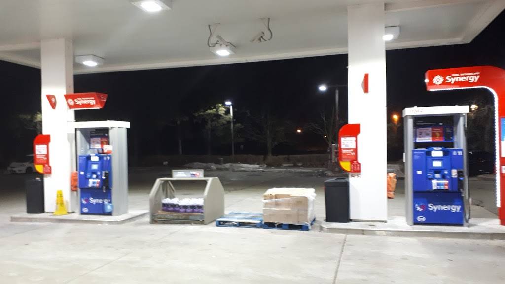 Esso | restaurant | 7025 Millcreek Dr, Mississauga, ON L5N 3R3, Canada | 9058144871 OR +1 905-814-4871