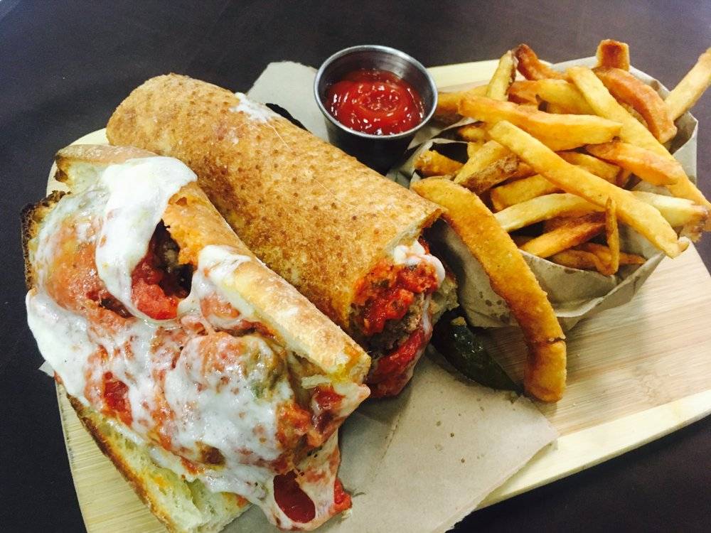 BT Restaurant and Tavern | cafe | 2031 US-130, Burlington, NJ 08016, USA | 6094991355 OR +1 609-499-1355