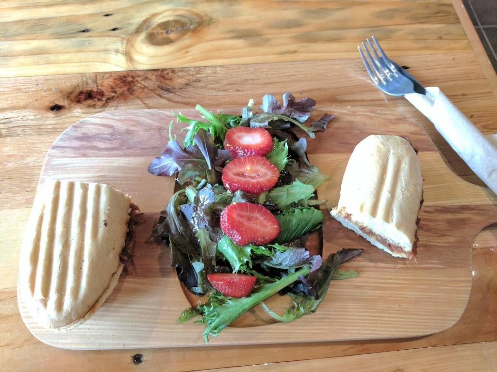 Café LAccroche Pied | meal takeaway | 334 QC-138 Local 150, Saint-Augustin-de-Desmaures, QC G3A 1G8, Canada | 4189081880 OR +1 418-908-1880