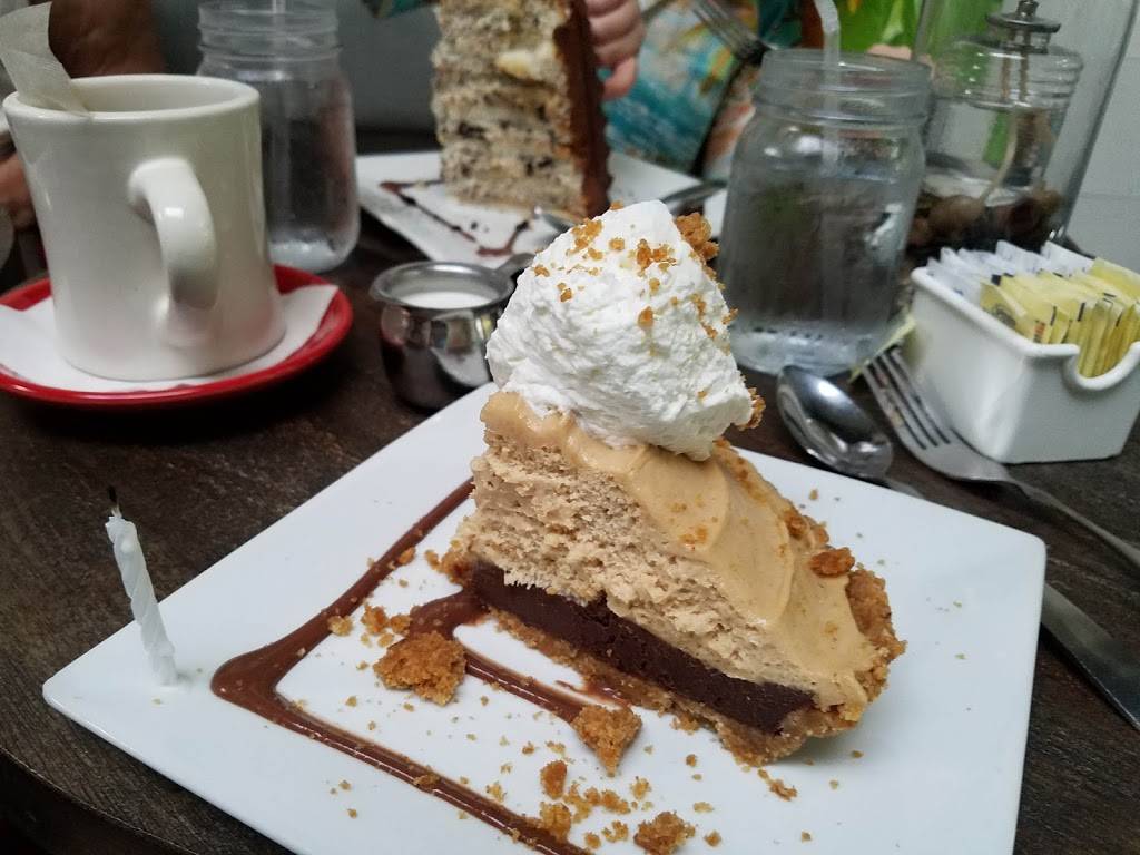 Shyndigz | restaurant | 1903 W Cary St, Richmond, VA 23220, USA | 8049383449 OR +1 804-938-3449