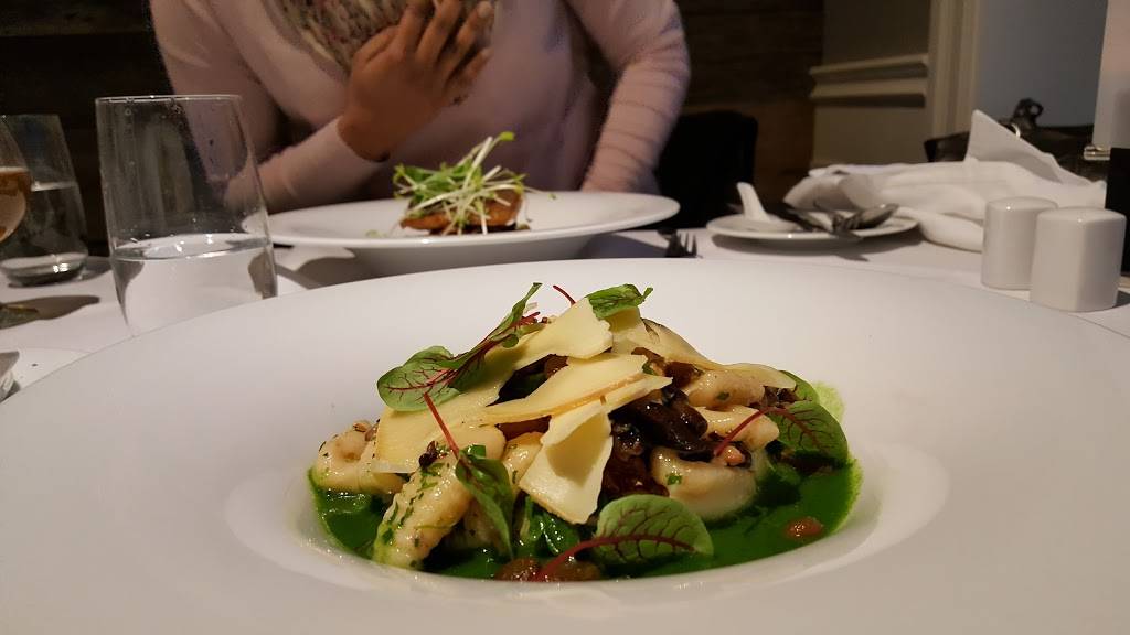 Sixthirtynine | restaurant | 639 Peel St, Woodstock, ON N4S 1K9, Canada | 5195369602 OR +1 519-536-9602