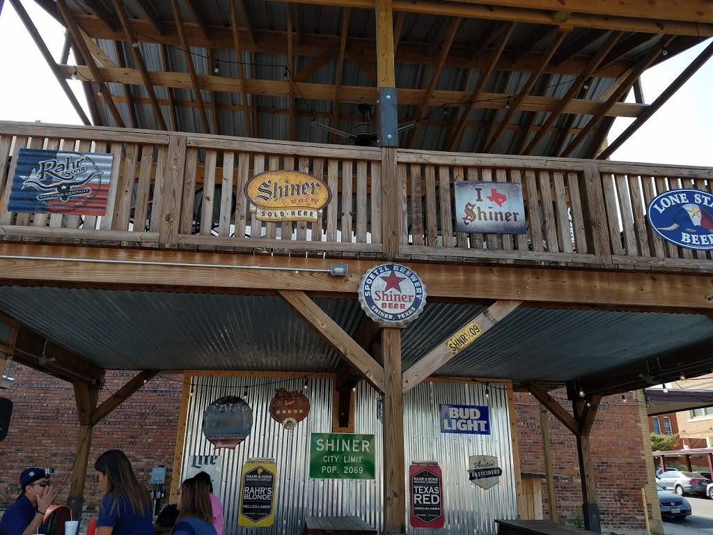 Horseshoe Hill Café | restaurant | 204 W Exchange Ave, Fort Worth, TX 76164, USA | 8178826405 OR +1 817-882-6405