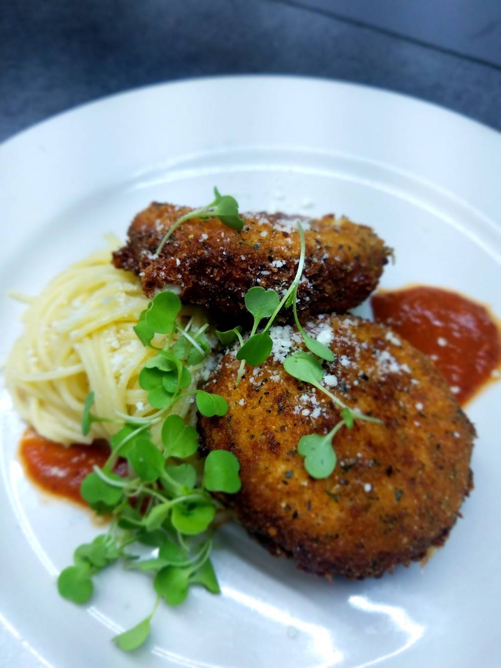 Aventinos | restaurant | 5800 Lovell Ave, Fort Worth, TX 76107, USA | 8175707940 OR +1 817-570-7940